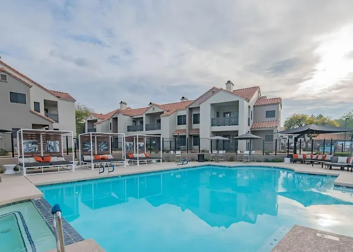 Neat King Bed Golf Pickleball Pool Hot Tub Parking * Scottsdale